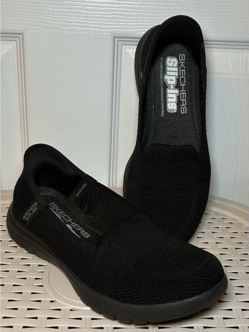 Skechers Slip ins women’s loafers size 6 Black Memory Foam
